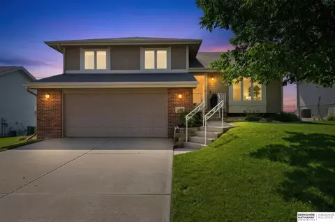12420 S 218th Ave, Gretna, NE 68028
