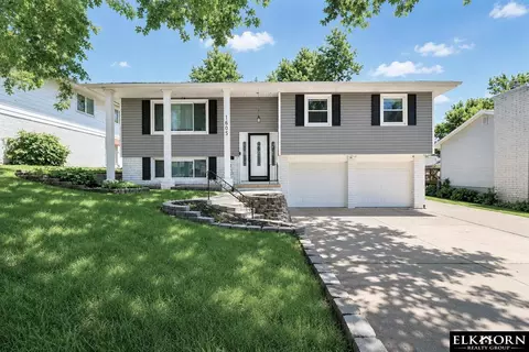 1605 N 106th St, Omaha, NE 68144