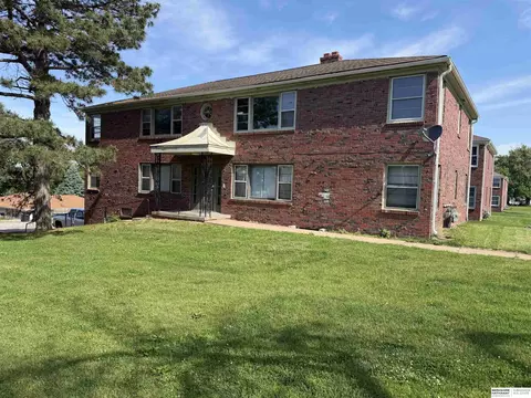 4322 N 52nd St, Omaha, NE 68104
