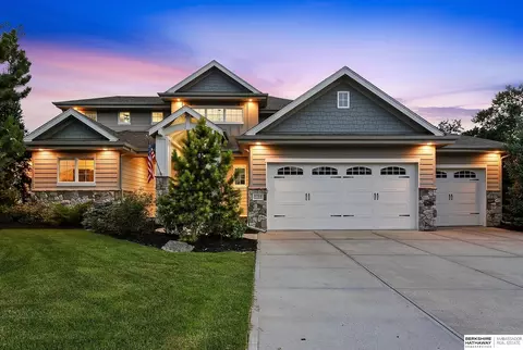 5702 S 239th St, Elkhorn, NE 68022