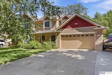 1000 Hickory Hill Rd, Papillion, NE 68046