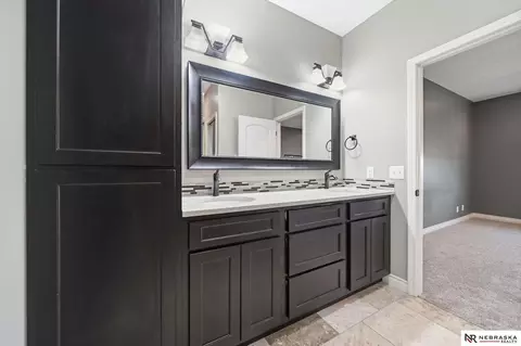 Bath - 134 Maple St, Seward, NE 68434 photo 2 of 6