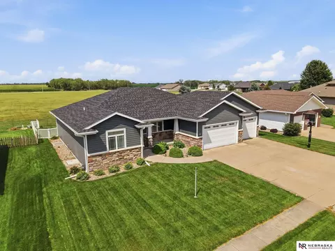 View/Area - 134 Maple St, Seward, NE 68434 photo 3 of 10