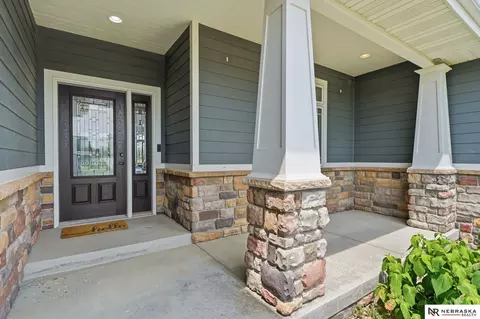 Exterior - 134 Maple St, Seward, NE 68434 photo 5 of 12
