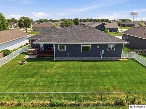 Exterior - 134 Maple St, Seward, NE 68434 photo 11 of 12