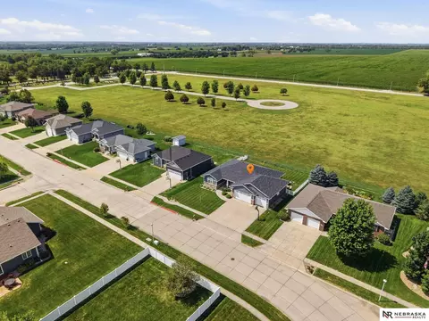 View/Area - 134 Maple St, Seward, NE 68434 photo 1 of 10