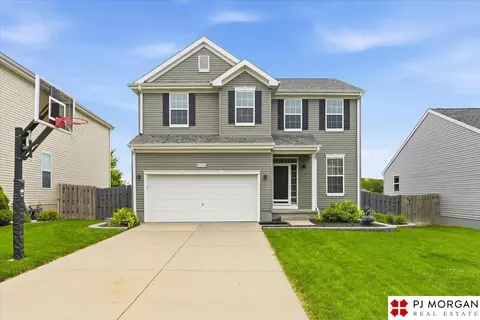 8903 S 163rd St, Omaha, NE 68136
