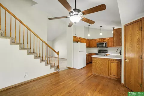 15116 Chalco Pointe Dr, Omaha, NE 68138