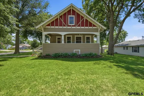 325 Iowa St, Sterling, NE 68443