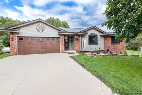 57963 Inglewood Ln, Glenwood, IA 51534