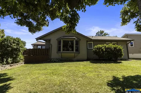 7727 Main St, Ralston, NE 68127