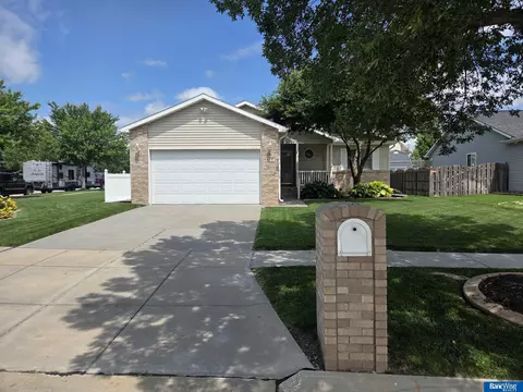 6237 Cornflower Dr, Lincoln, NE 68504