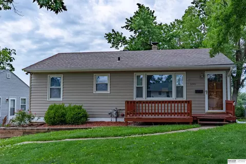 6940 Pinkney St, Omaha, NE 68104