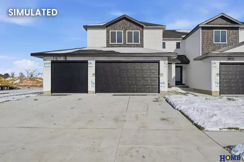 8805 Peregrine Rd, Lincoln, NE 68505