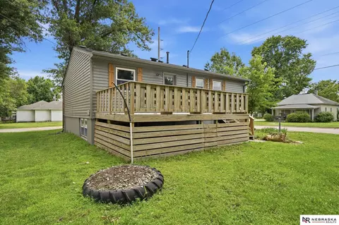 Exterior - 1700 Monroe St, Beatrice, NE 68310 photo 7 of 9
