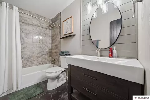 Bath - 1700 Monroe St, Beatrice, NE 68310 photo 1 of 4
