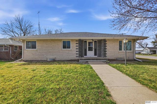 403 S Chestnut St, Friend, NE 68359
