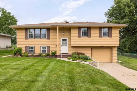 12306 Anne St, Omaha, NE 68137