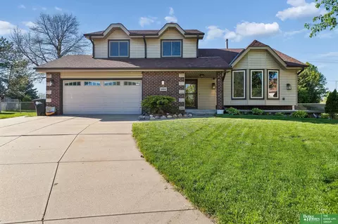 4604 S 154th Avenue Cir, Omaha, NE 68137