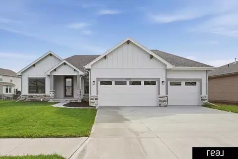 12103 S 44 St, Bellevue, NE 68123