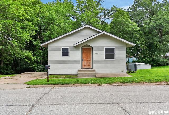 910 9th Ave, Plattsmouth, NE 68048