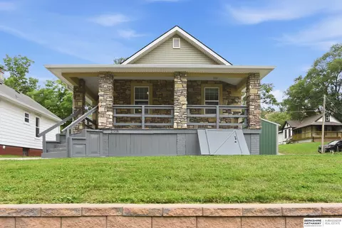 2318 S 7th St, Omaha, NE 68108