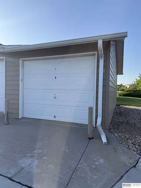Garage 1 Belle Meade, Omaha, NE 68116