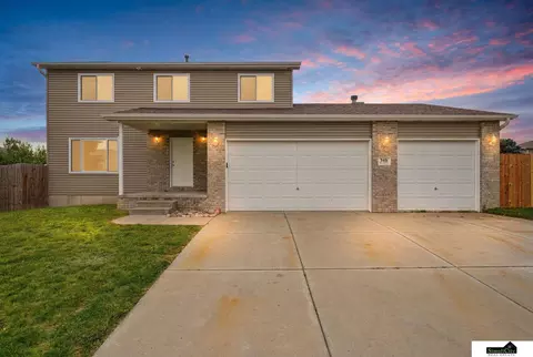 3401 Meridian Dr, Lincoln, NE 68504