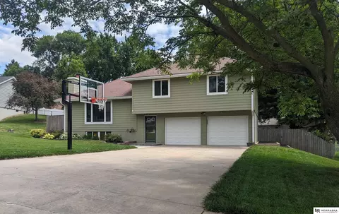 11517 Meredith Cir, Omaha, NE 68164