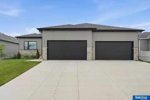 3401 Desperado Dr, Lincoln, NE 68507