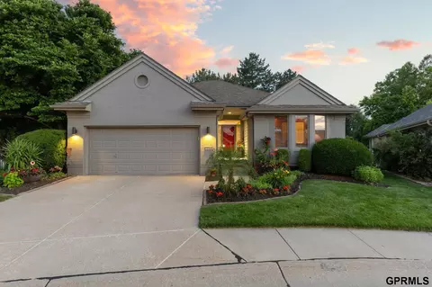 904 N 131 Ct, Omaha, NE 68154