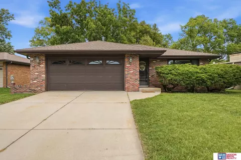 2520 Dorothy Dr, Lincoln, NE 68507
