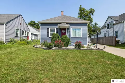 3810 S 47th St, Lincoln, NE 68506
