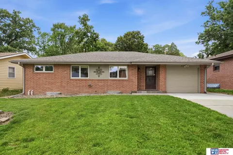 4311 S 46th St, Lincoln, NE 68516