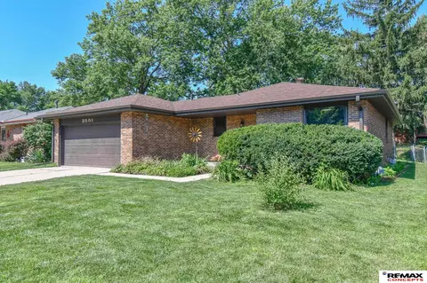 3001 S 52nd St, Lincoln, NE 68506