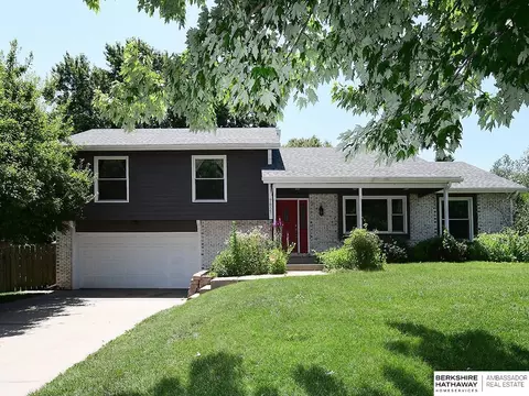 7821 Lake St, Lincoln, NE 68506