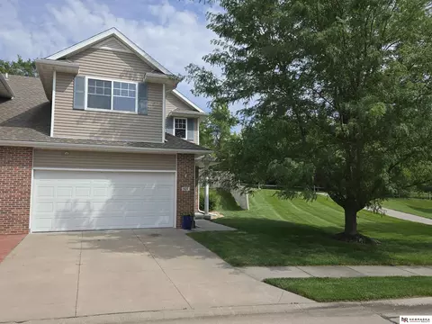 927 Carlton Cir, Lincoln, NE 68512