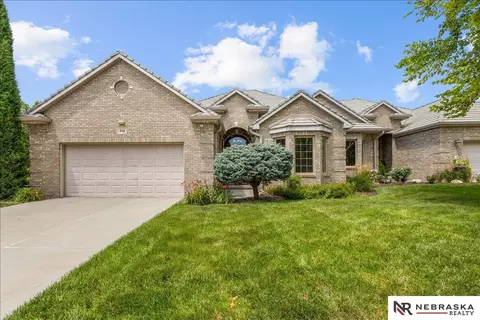 2114 Stone Creek Loop N, Lincoln, NE 68512