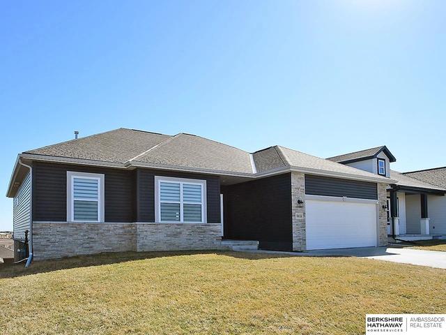 5613 N 179th St, Omaha, NE 68116