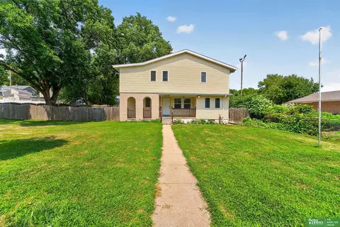 5116 Pine St, Omaha, NE 68106