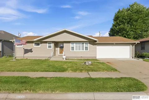 1615 Mayfair Ave, Fremont, NE 68025
