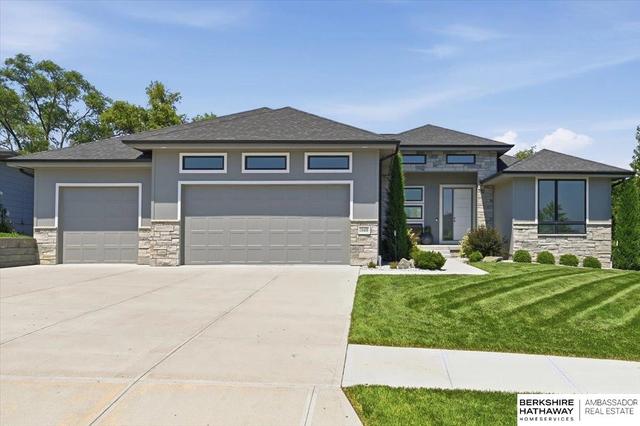 18408 Corby St, Elkhorn, NE 68022