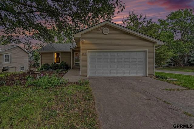 3840 Blackberry Cir, Lincoln, NE 68516
