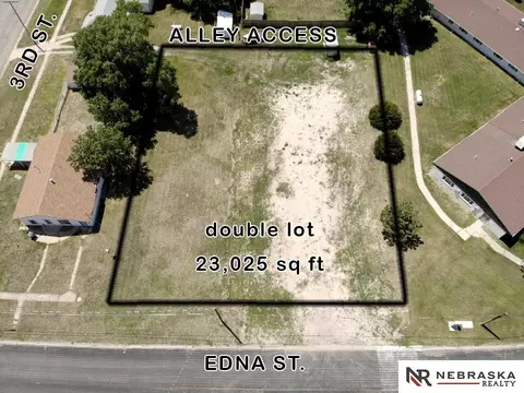 307 N 309 N Edna St, Valentine, NE 69201