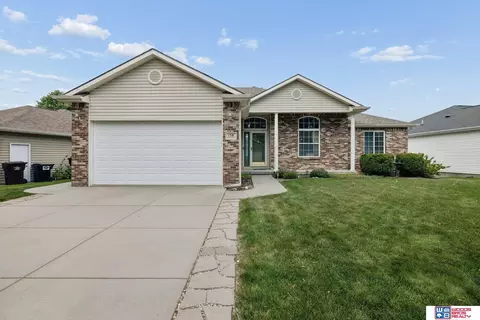 158 W Lombard Dr, Lincoln, NE 68521