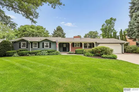 10725 Cedar St, Omaha, NE 68124