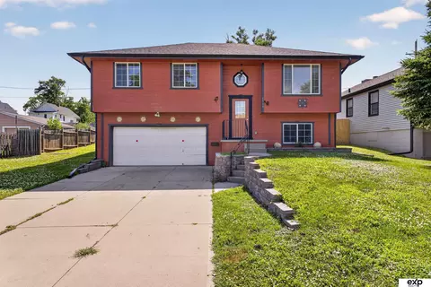 6519 S 32 St, Omaha, NE 68107