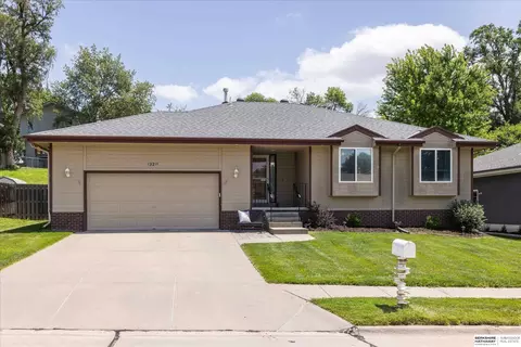 13211 S 35th Ave, Bellevue, NE 68123