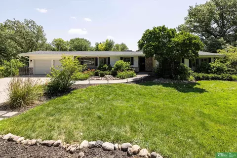 307 S 96th St, Omaha, NE 68114