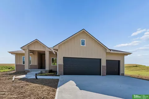 16619 Mueller St, Bennington, NE 68007